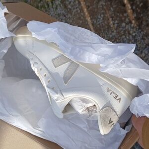 Veja Campo Chromefree Leather Athletic/Lifestyle Casual Shoes Size 37 EU/6 USA